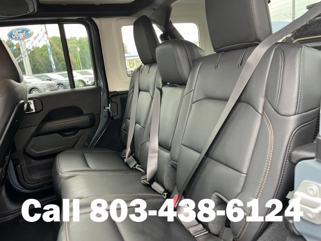 Used 2026 Jeep Wrangler Unlimited Sahara AWD/4WD image 12
