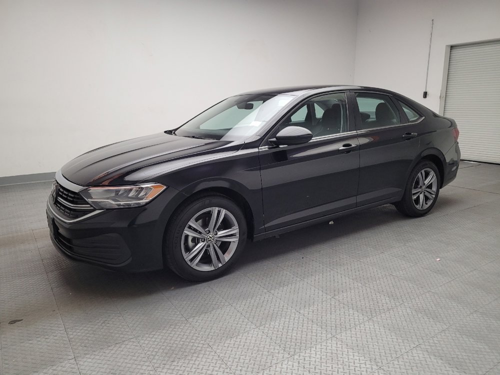 Used 2024 Volkswagen Jetta SE image 2