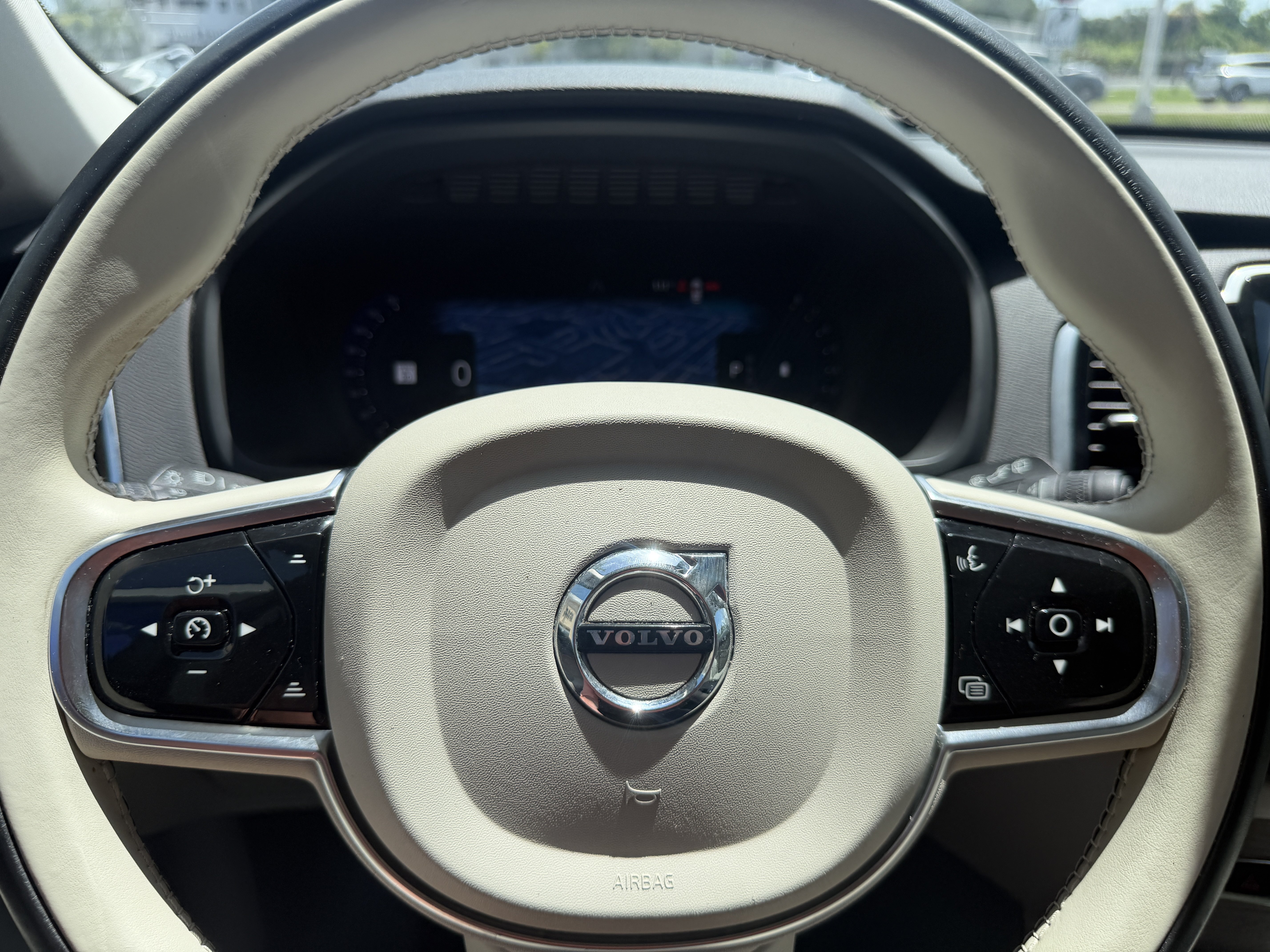 Certified 2024 Volvo XC90 B5 Plus w/ Protection Package Premier AWD/4WD image 31
