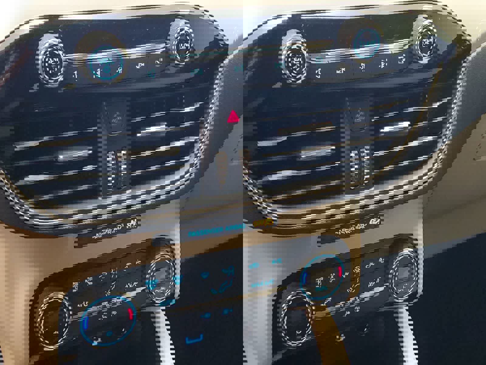 Used 2021 Ford Escape SE w/ Convenience Package image 28