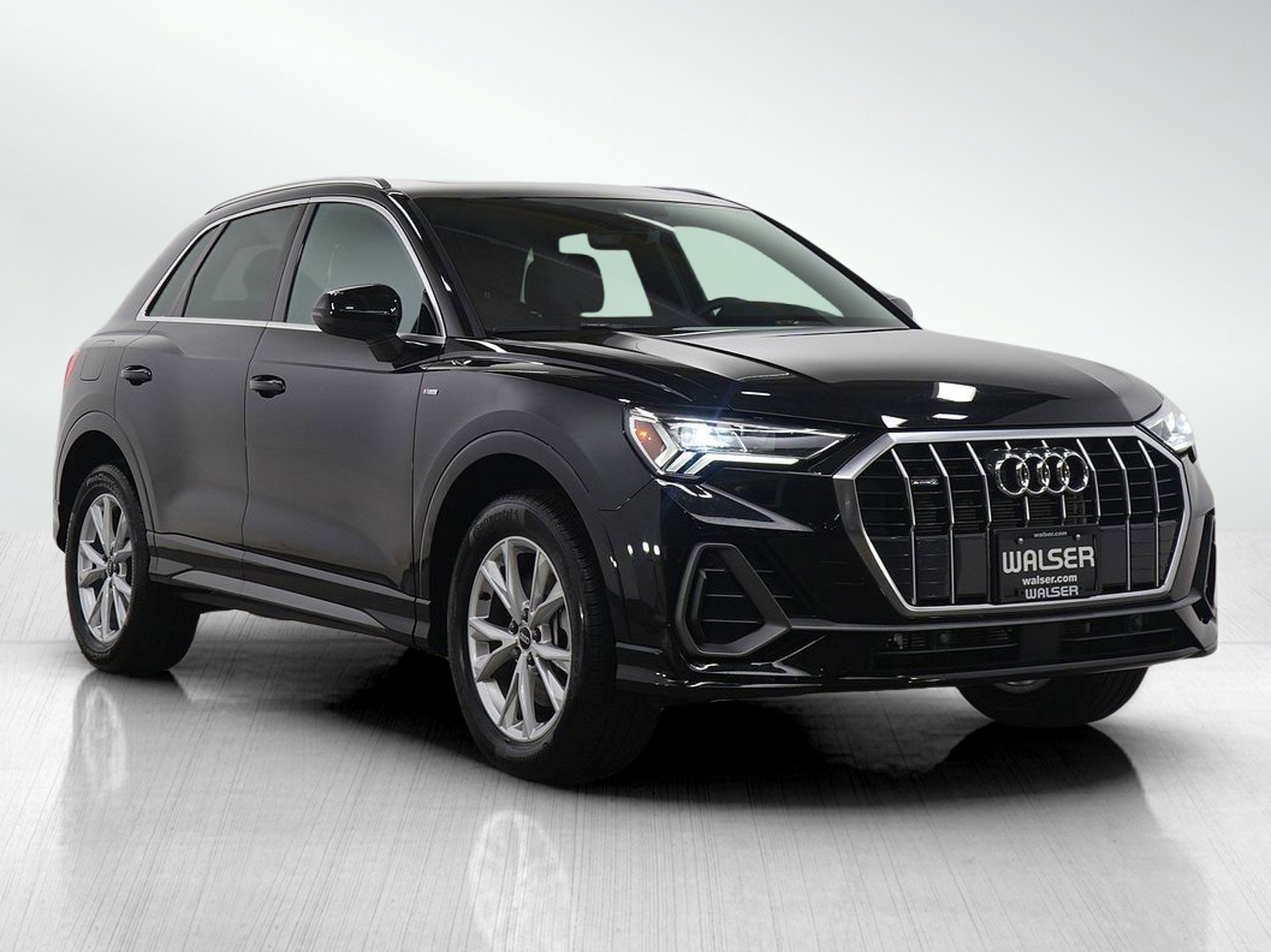 Used 2025 Audi Q3 2.0T Premium image 8