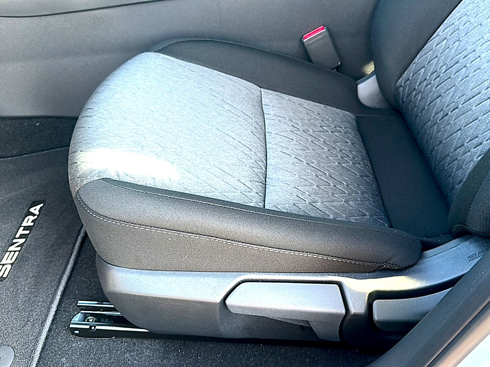 New 2027 Nissan Sentra SV w/ SV Convenience Package FWD image 12