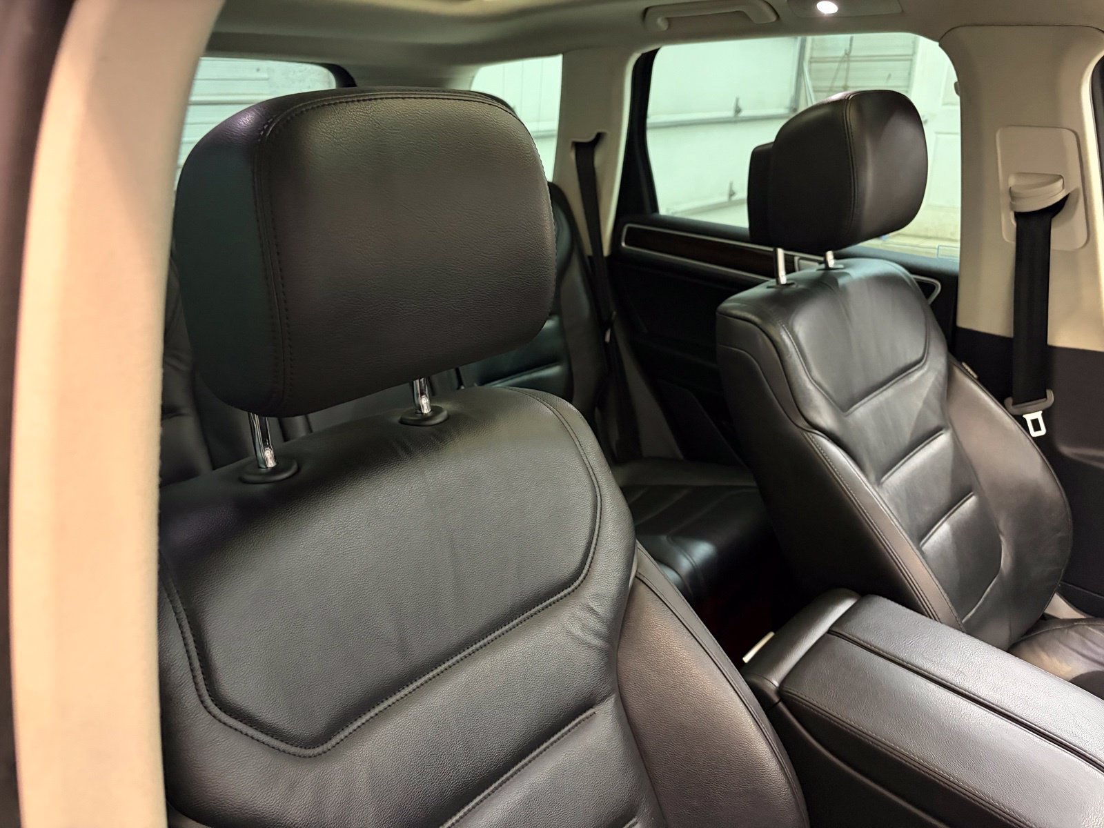 Used 2015 Volkswagen Touareg TDI AWD/4WD image 29