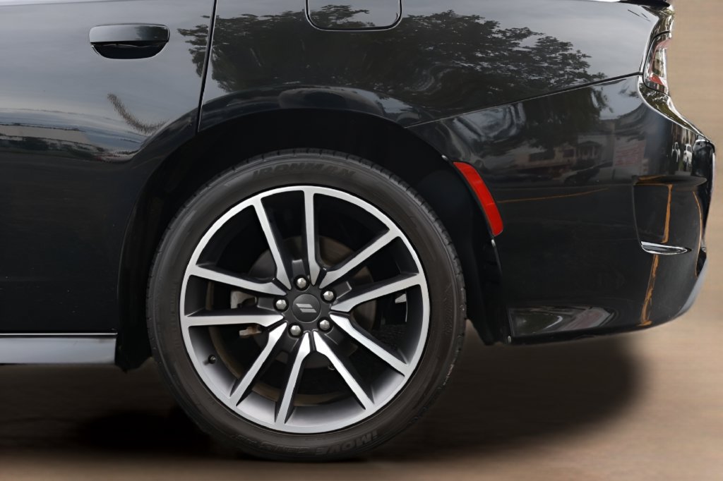 Used 2021 Dodge Charger R/T w/ Plus Group RWD image 9