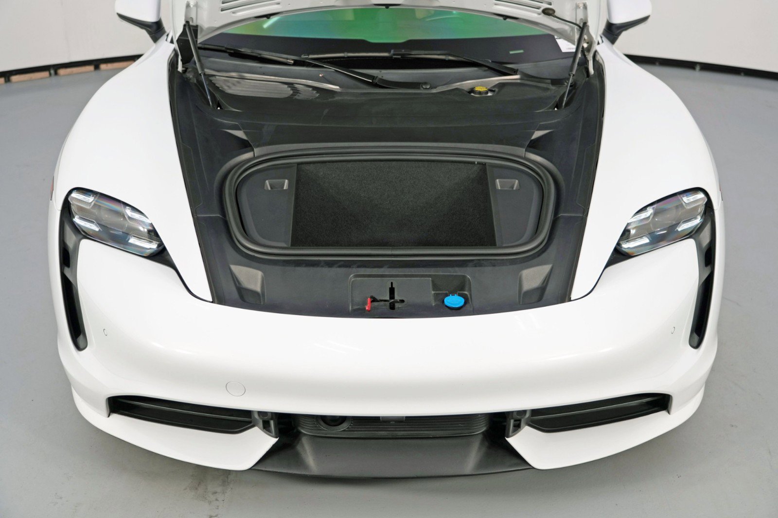 Used 2020 Porsche Taycan Turbo w/ Premium Package image 8