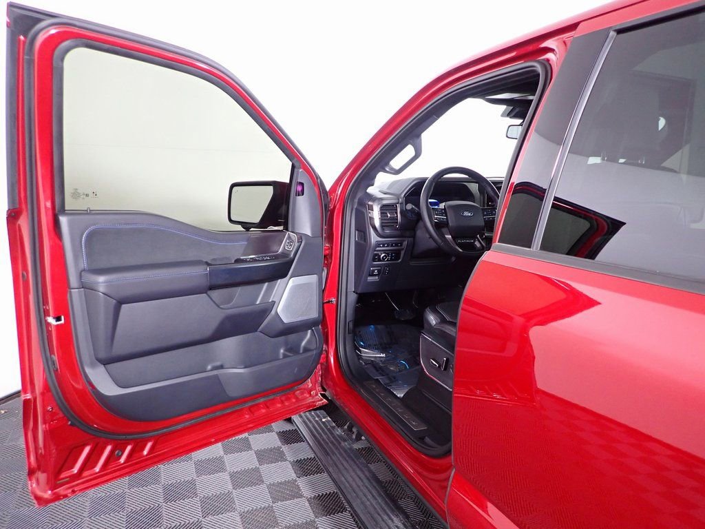 Used 2024 Ford F150 Platinum image 19