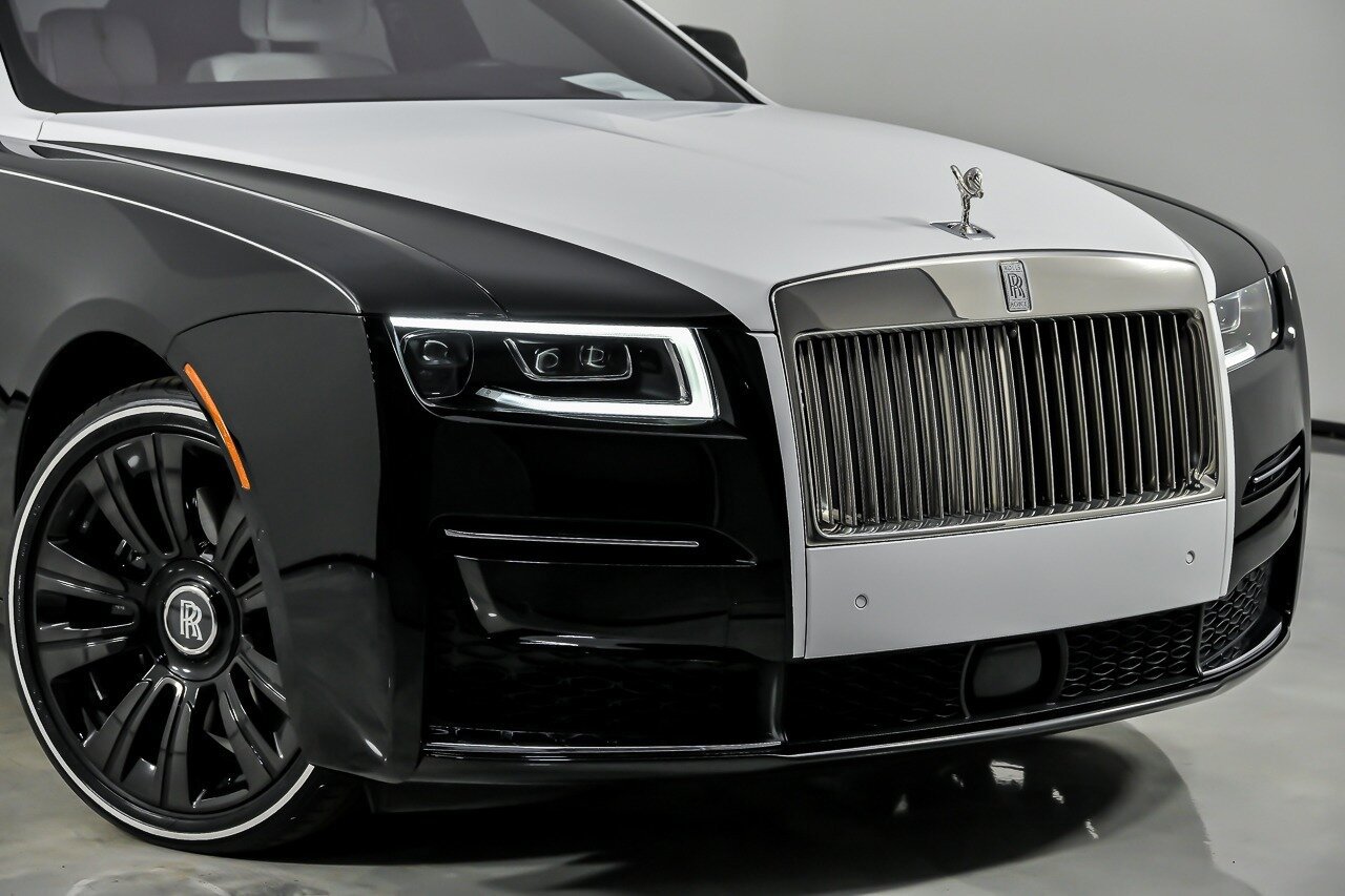 Used 2022 Rolls-Royce Ghost image 3