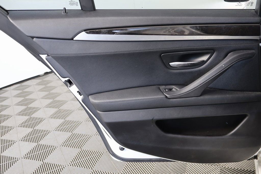 Used 2015 BMW 535d Sedan image 11