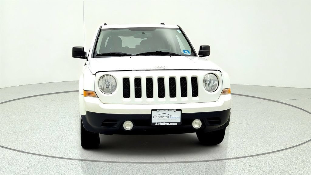 Used 2014 Jeep Patriot Latitude AWD/4WD image 2