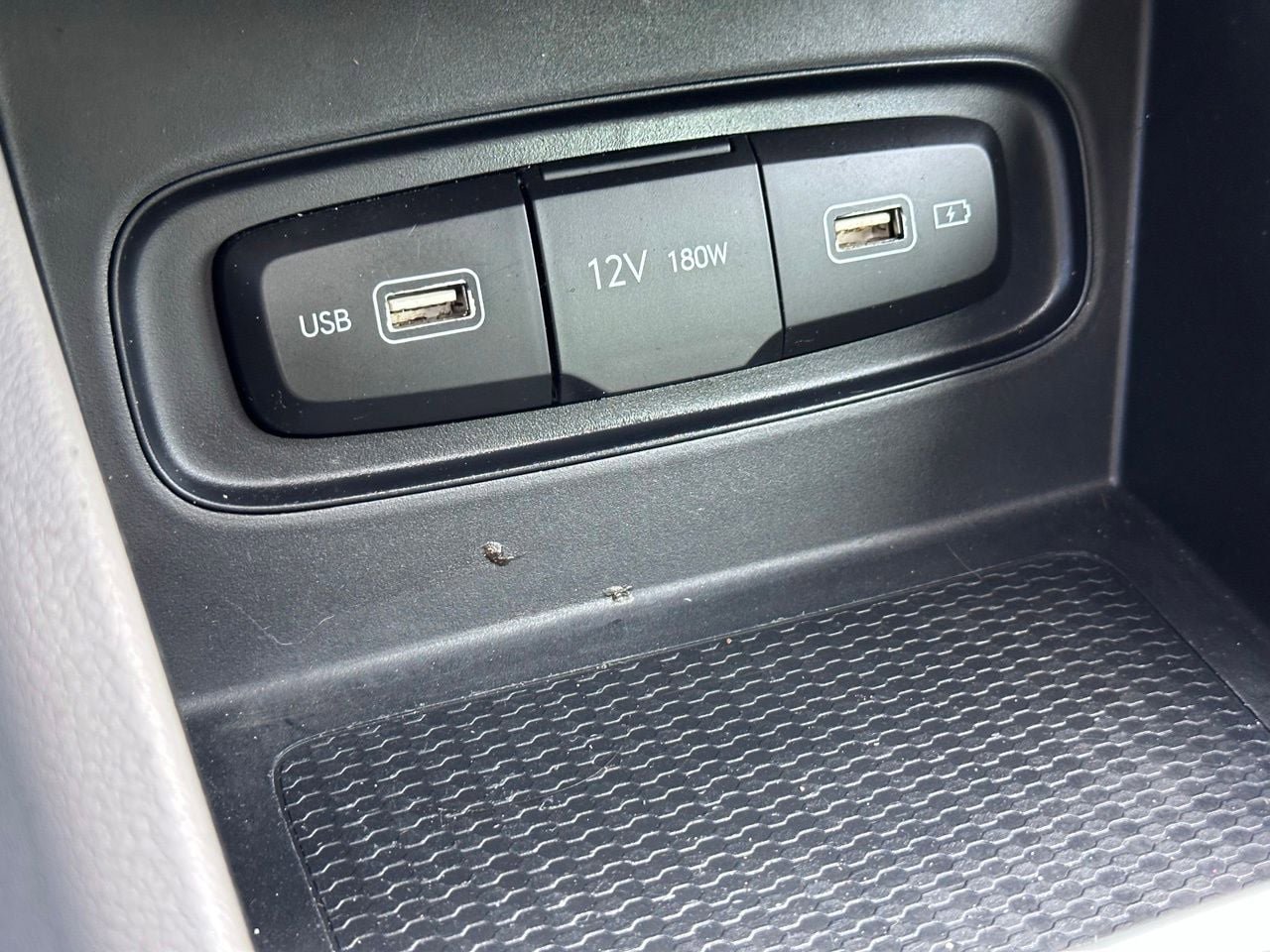 Used 2022 Hyundai Venue SEL FWD image 27