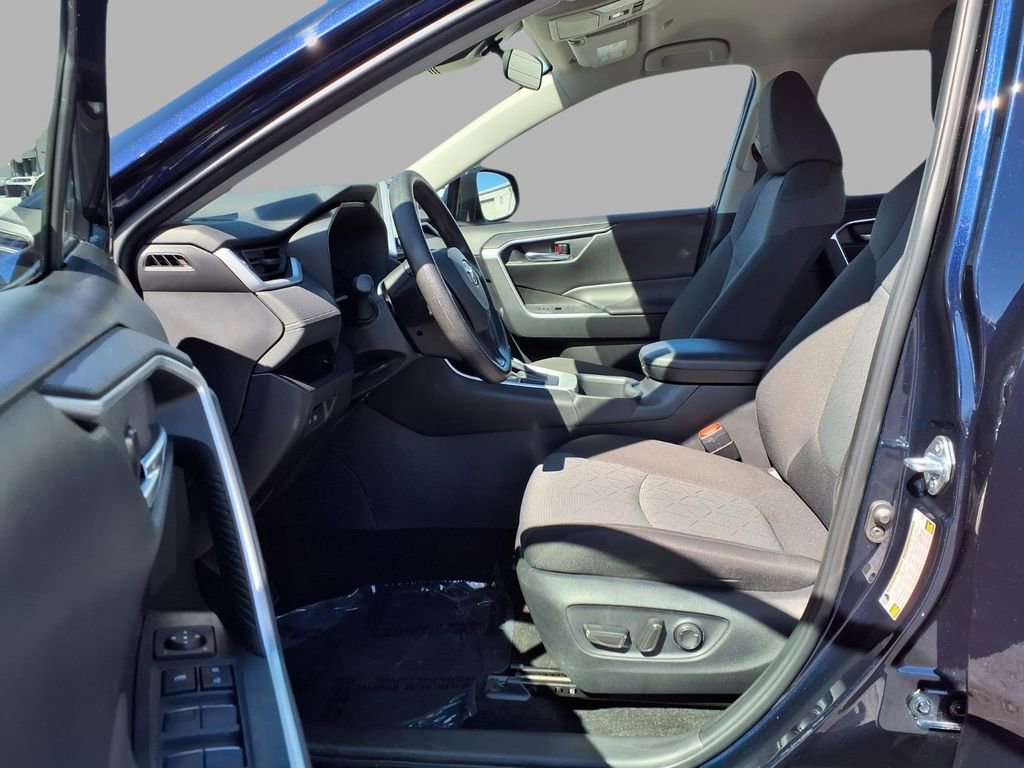 Used 2025 Toyota RAV4 XLE image 23