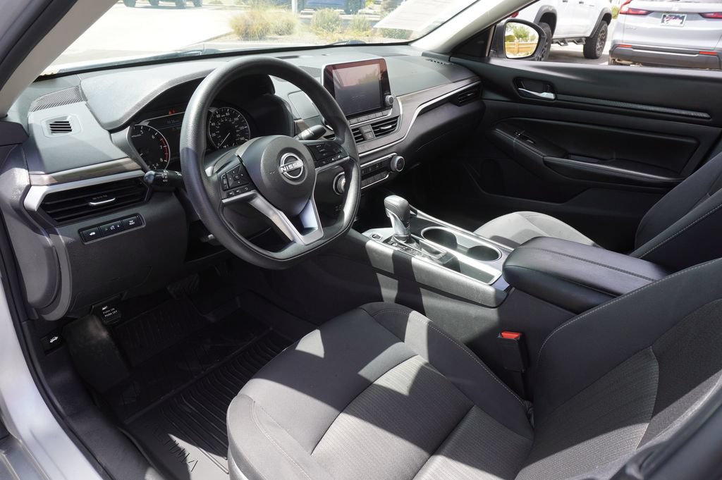 Certified 2024 Nissan Altima 2.5 SV FWD image 16