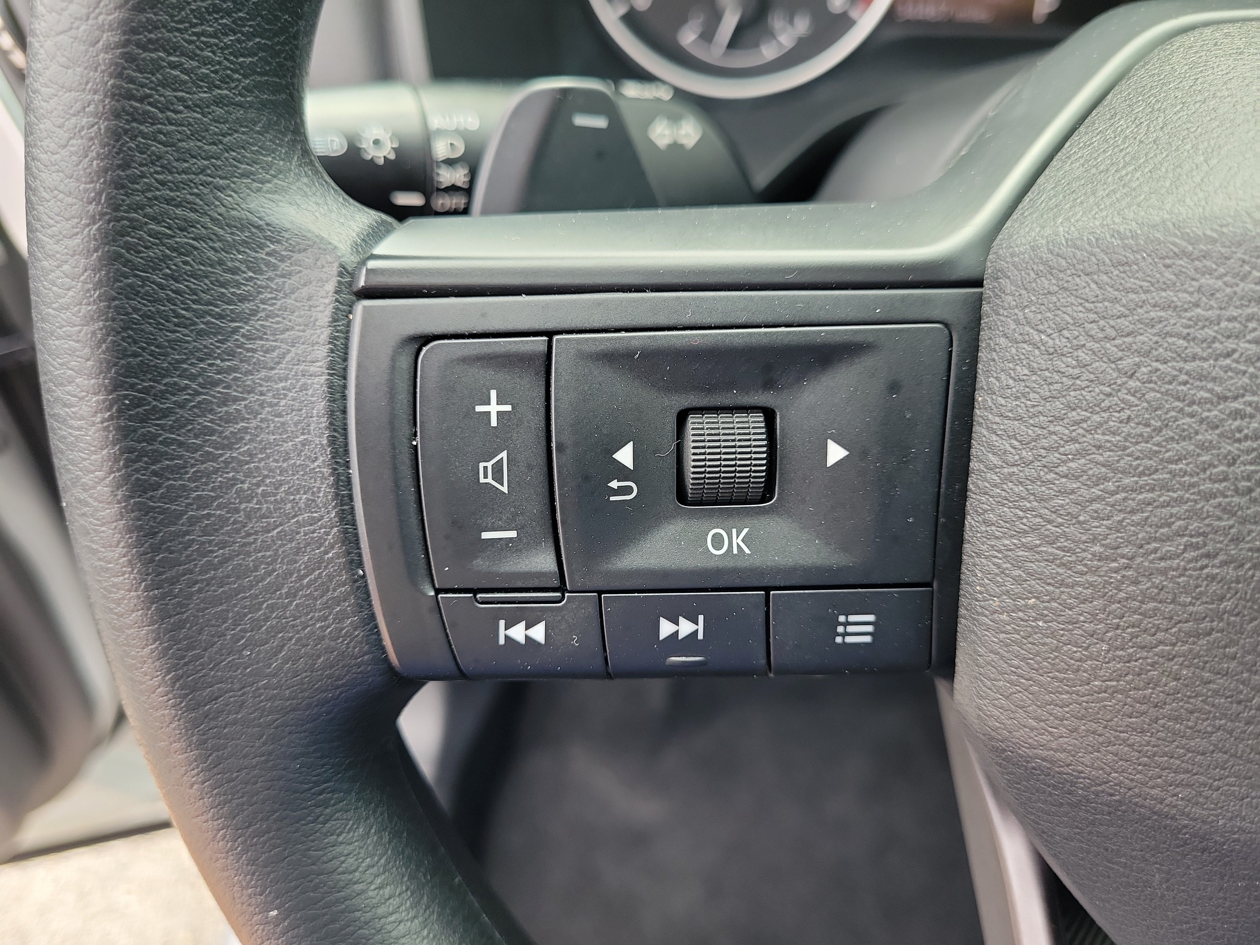 Certified 2025 Nissan Rogue S AWD/4WD image 16