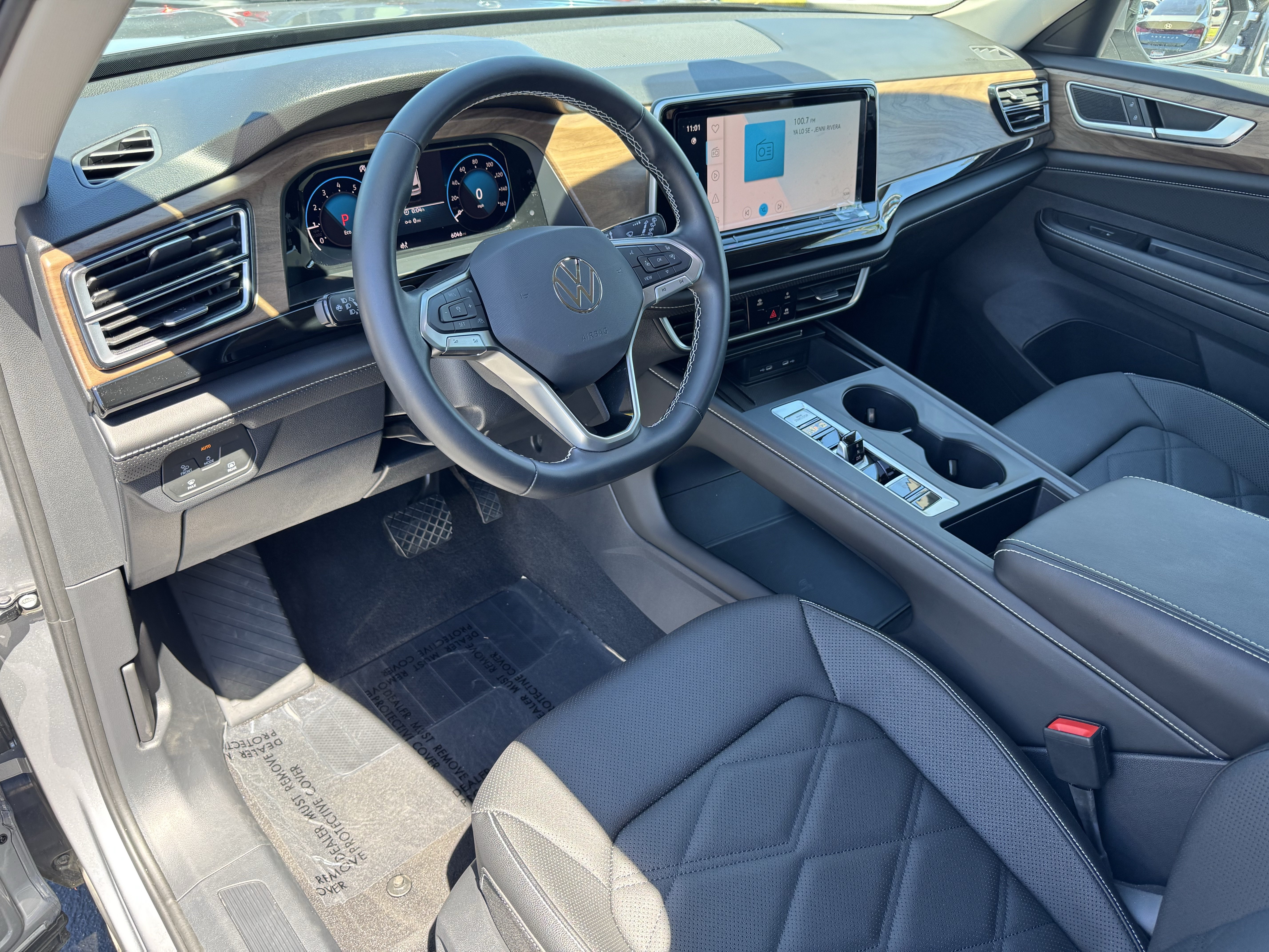 Used 2026 Volkswagen Atlas SE FWD image 16