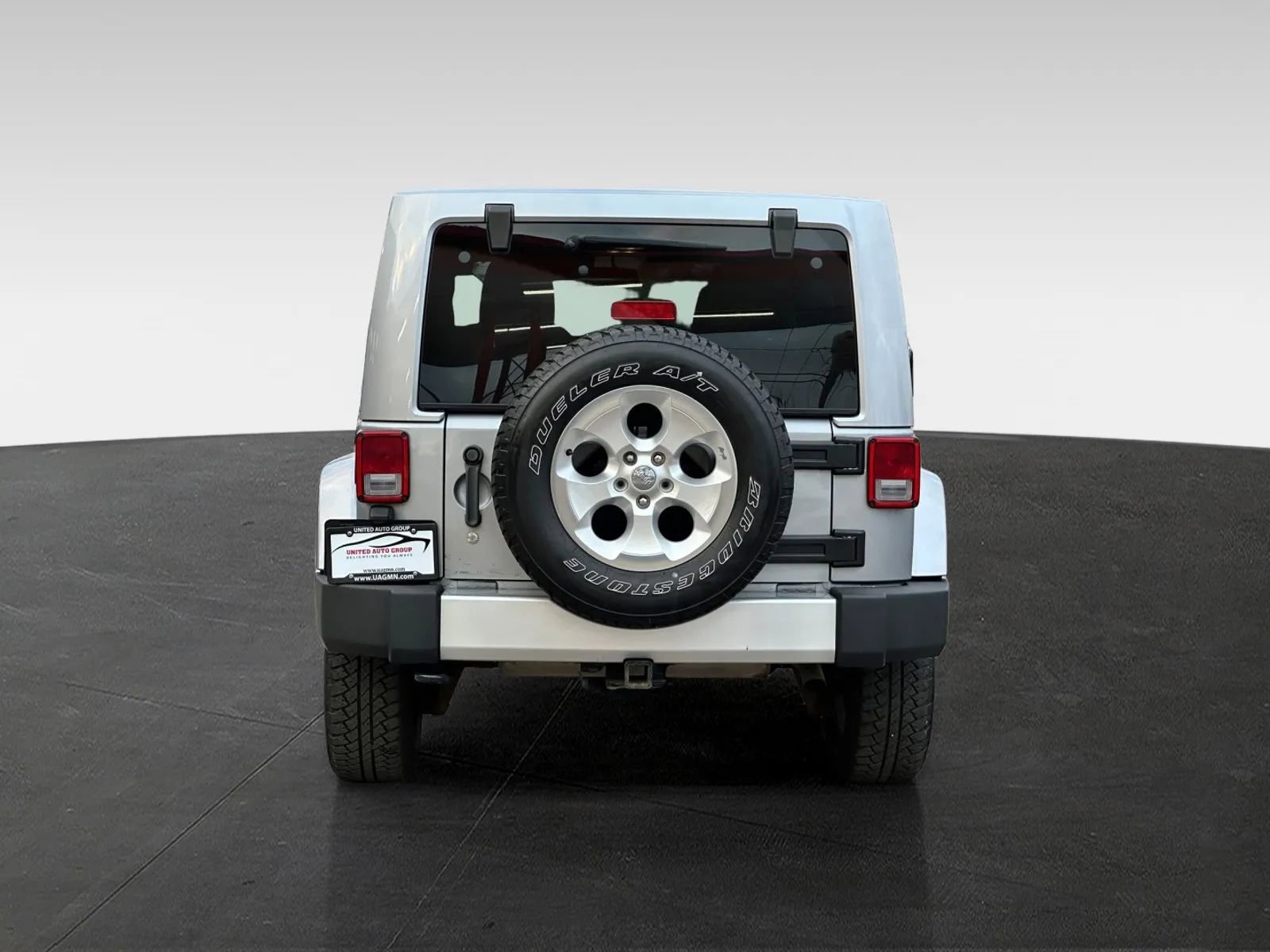 Used 2014 Jeep Wrangler Unlimited Sahara w/ Connectivity Group AWD/4WD image 6