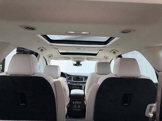 Used 2023 Buick Enclave Avenir w/ Avenir Technology Package AWD/4WD image 20