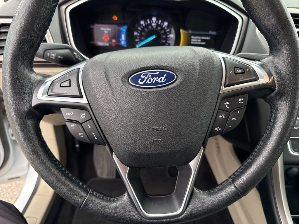Used 2019 Ford Fusion SEL image 13
