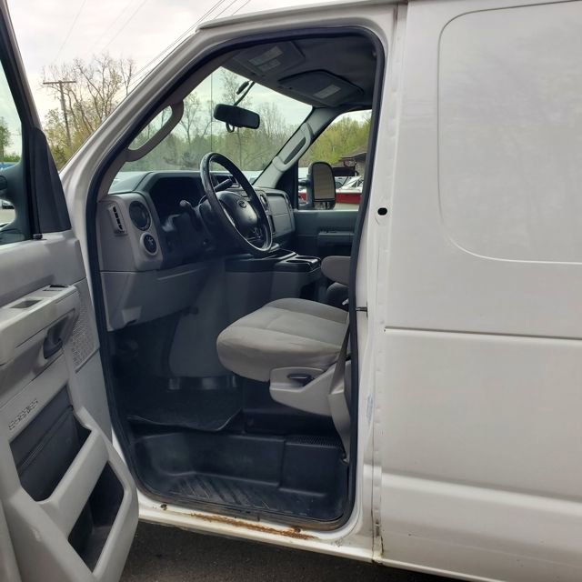 Used 2014 Ford E-150 and Econoline 150 Extended w/ Interior Upgrade Package image 15