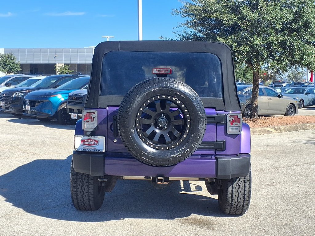 Used 2017 Jeep Wrangler Unlimited Sahara w/ Max Tow Package AWD/4WD image 4
