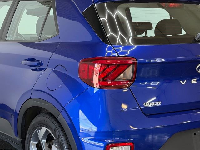 Used 2023 Hyundai Venue Limited FWD image 8