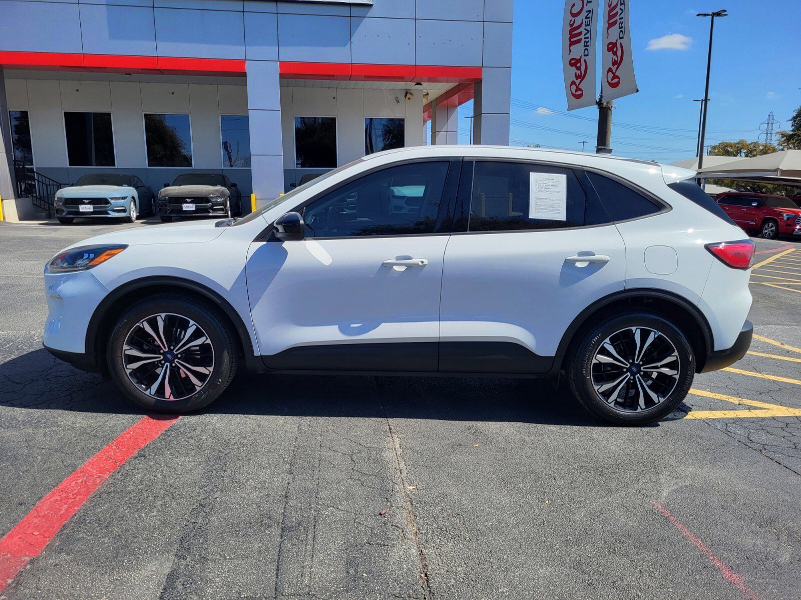 Certified 2022 Ford Escape SE w/ SE Sport Appearance Package image 7