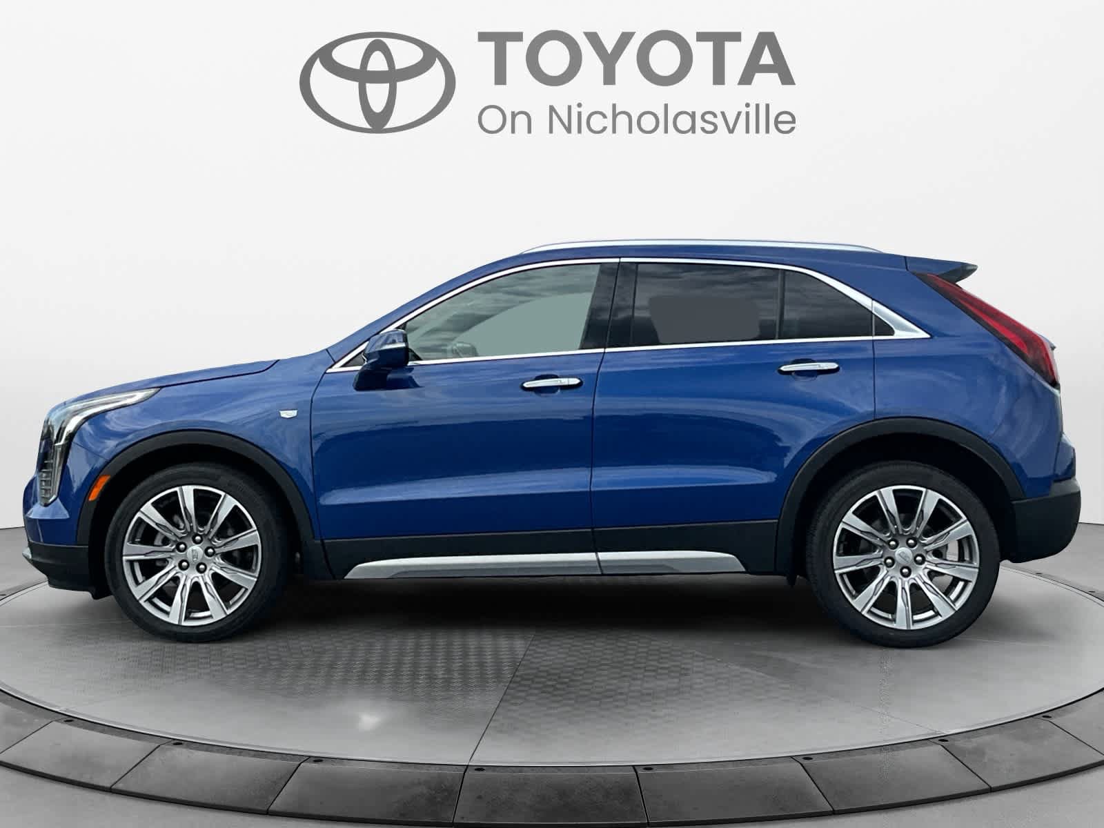 Used 2023 Cadillac XT4 Premium Luxury w/ Driver Assist Package AWD/4WD image 2