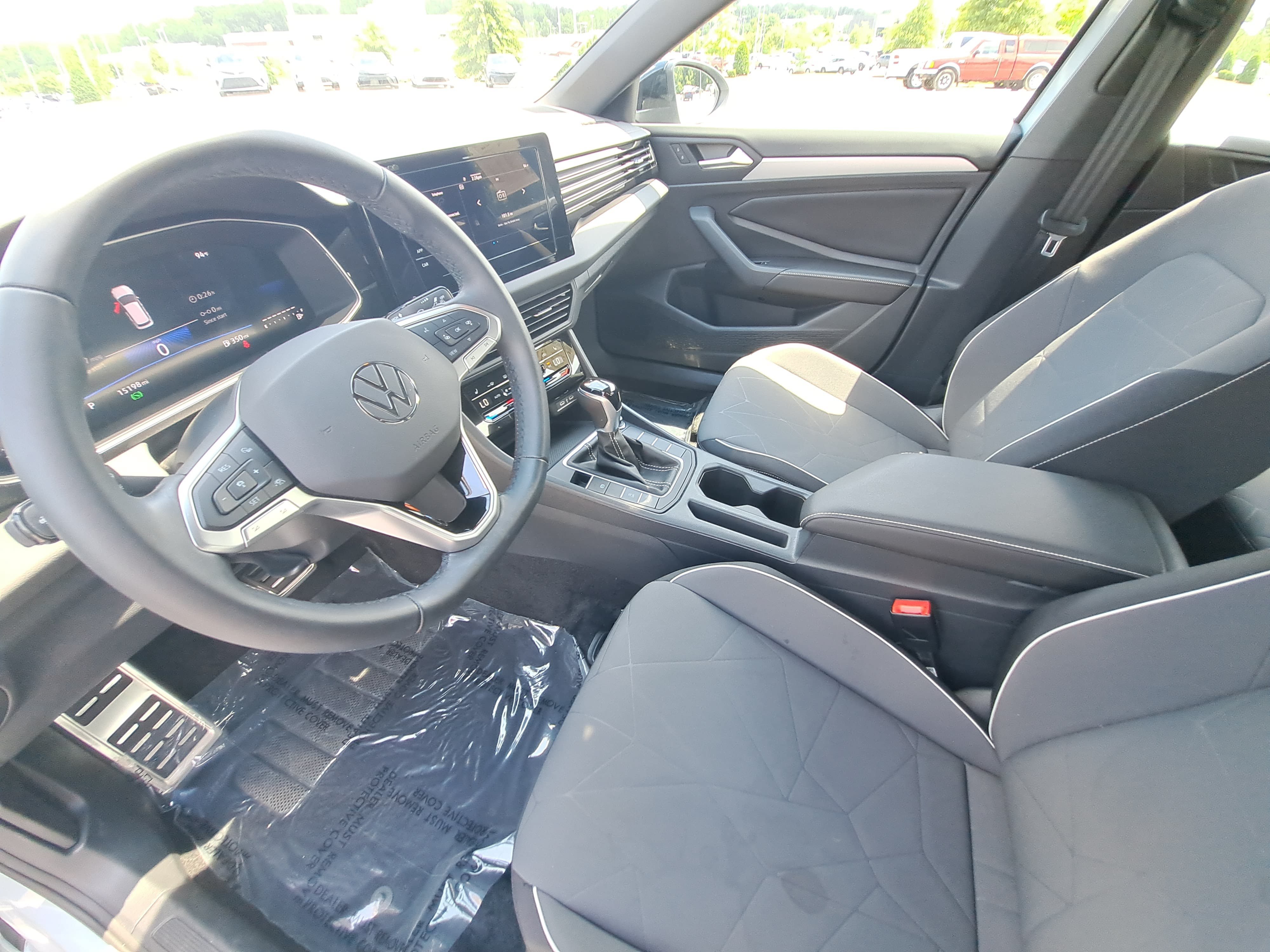 Certified 2025 Volkswagen Jetta Sport FWD image 17