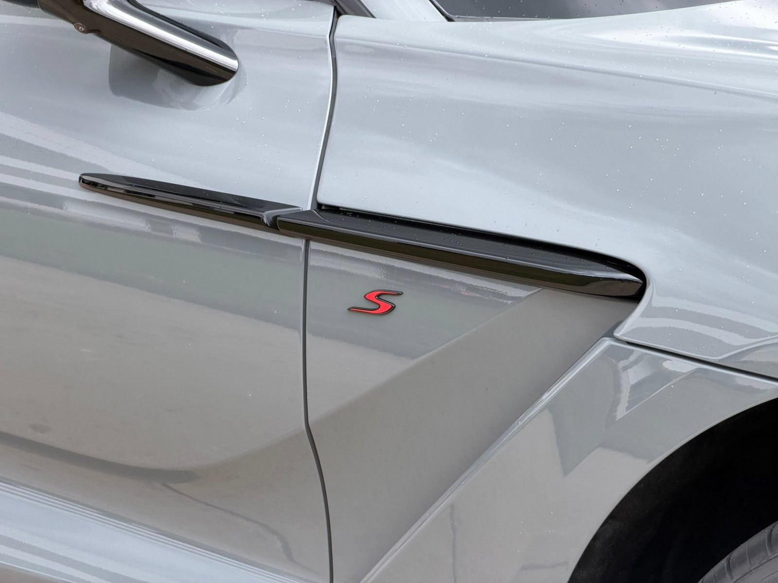 New 2026 Aston Martin DBX S AWD/4WD image 23