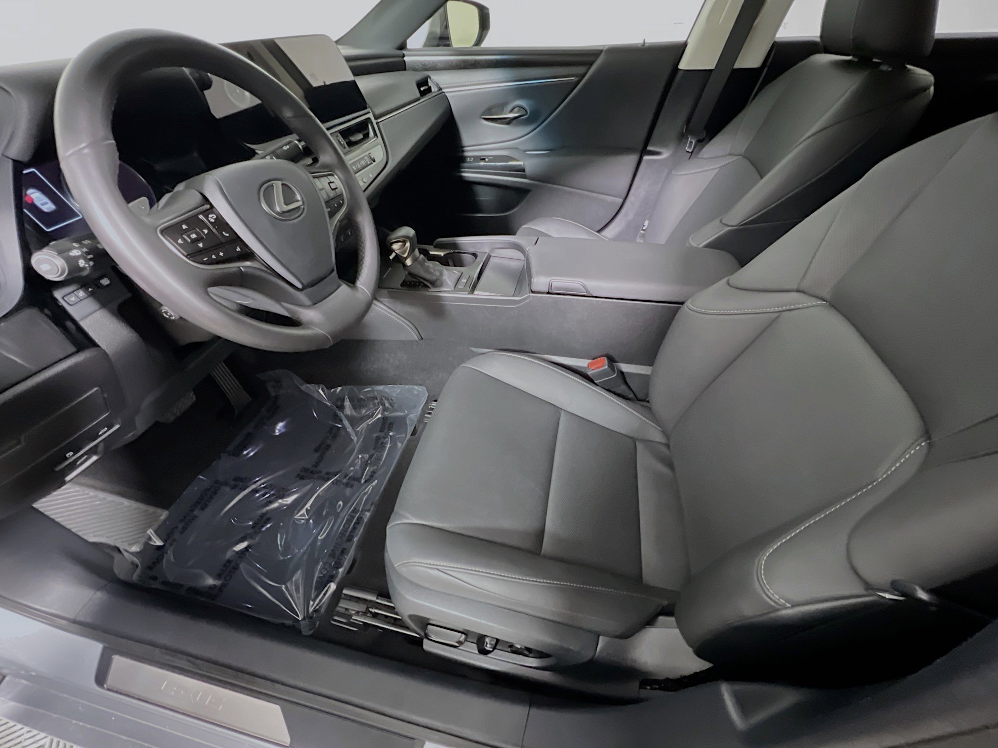 Used 2024 Lexus ES 350 w/ Premium Package image 15