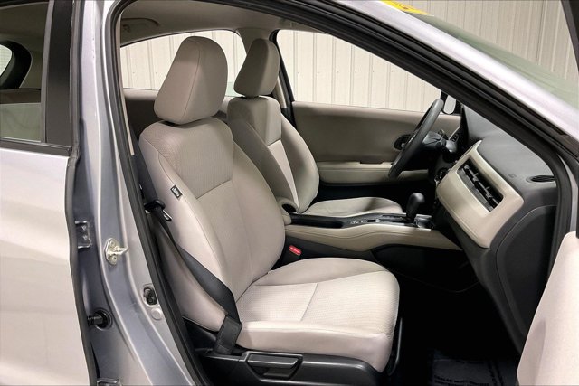 Used 2018 Honda HR-V LX image 7