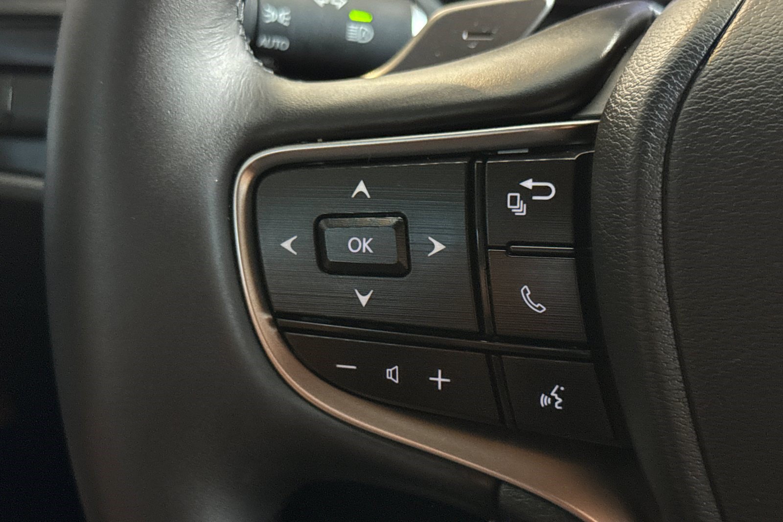 Certified 2025 Lexus ES 350 w/ Premium Package FWD image 29