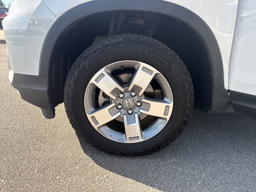 Certified 2025 Honda Ridgeline RTL image 13