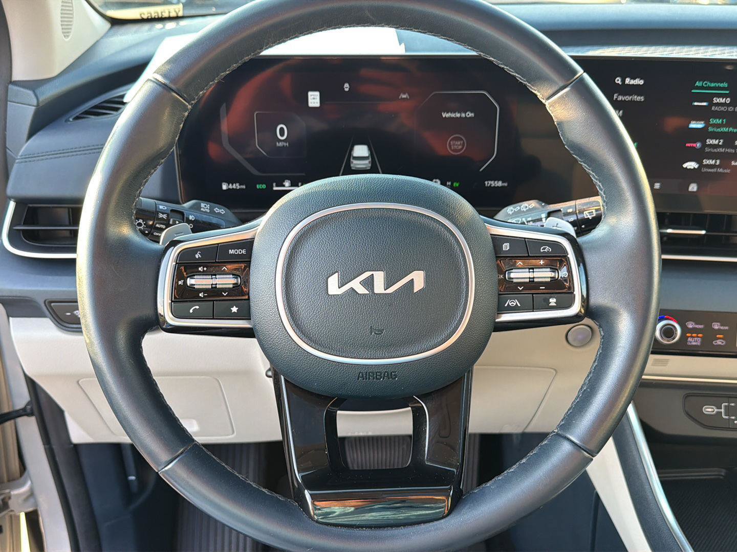 Used 2025 Kia Carnival SX FWD image 17