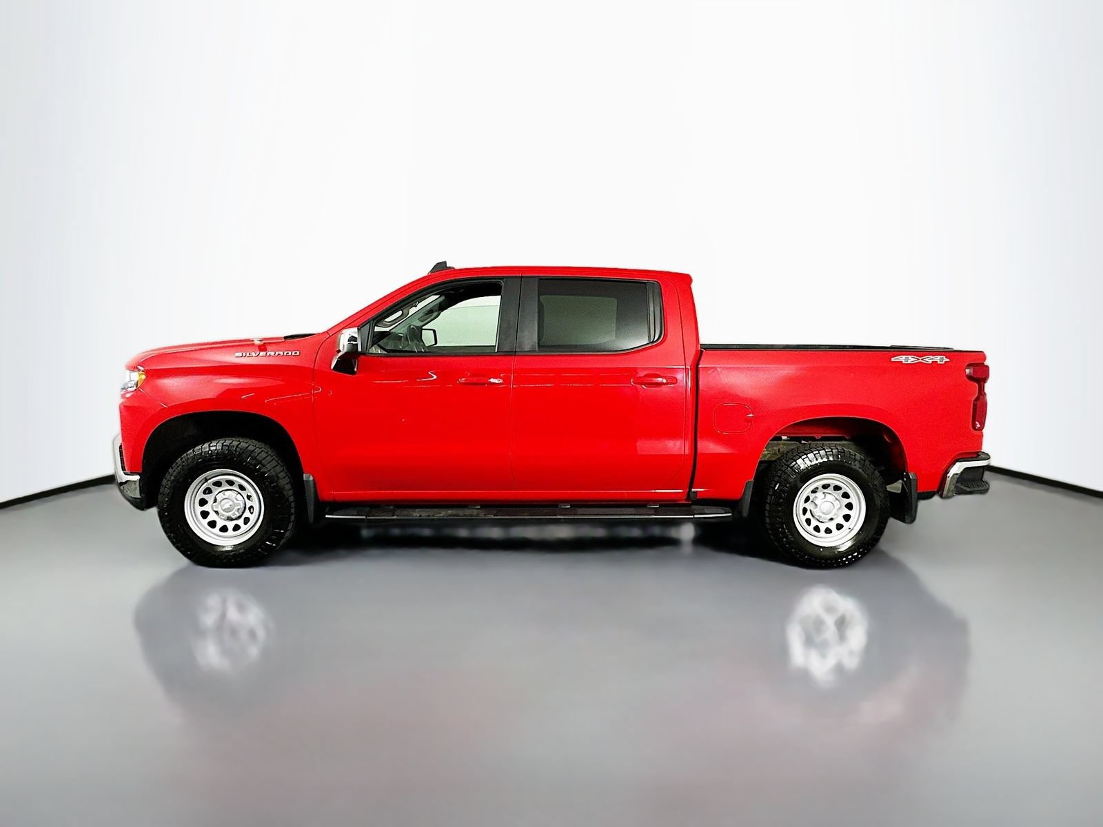 Used 2022 Chevrolet Silverado 1500 LT w/ Safety Package AWD/4WD image 5