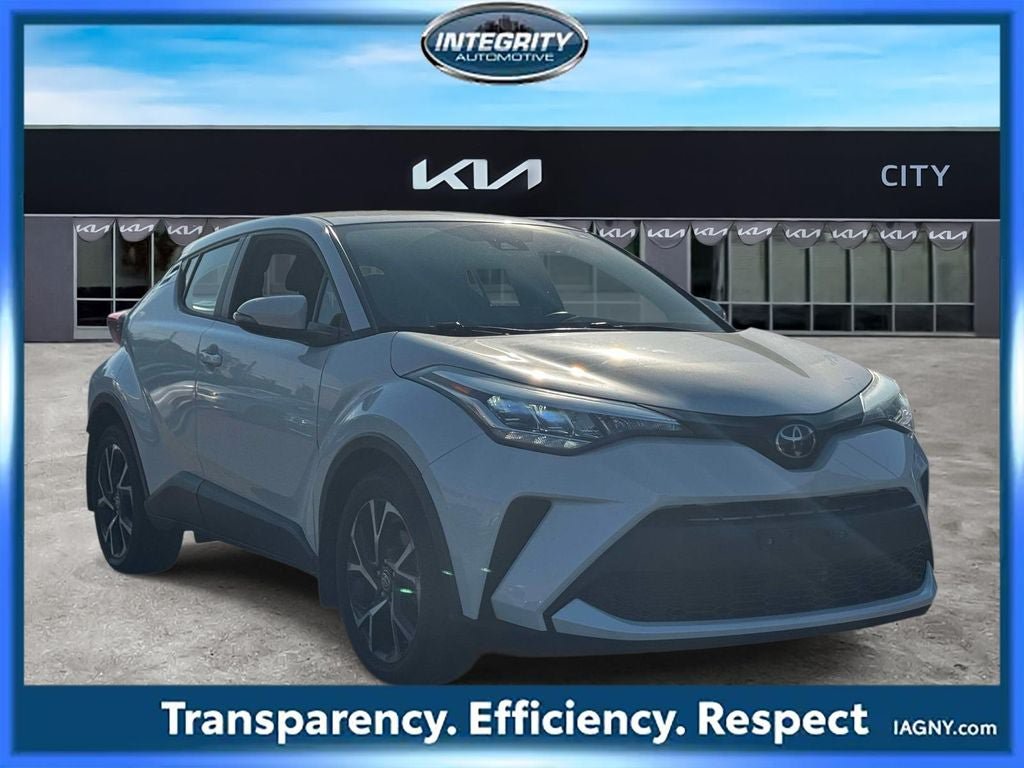Used 2021 Toyota C-HR XLE FWD image 1