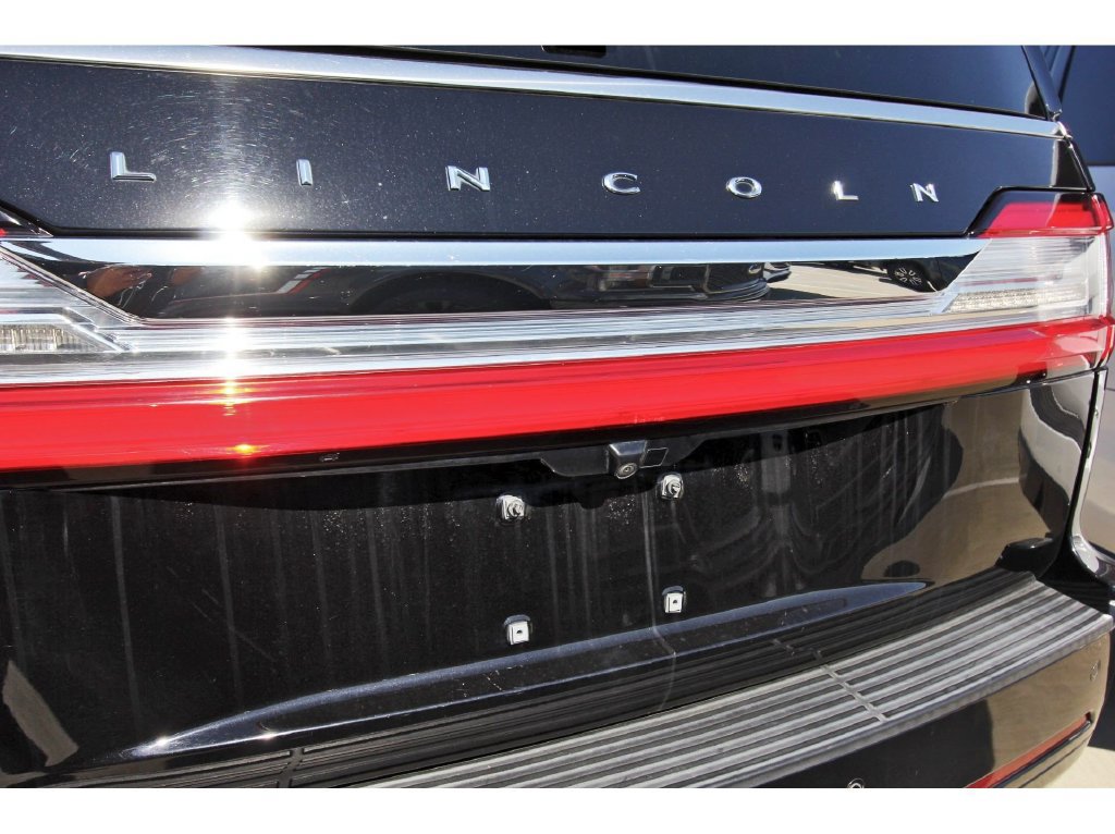 Used 2021 Lincoln Navigator L Reserve w/ Luxury Package AWD/4WD image 29