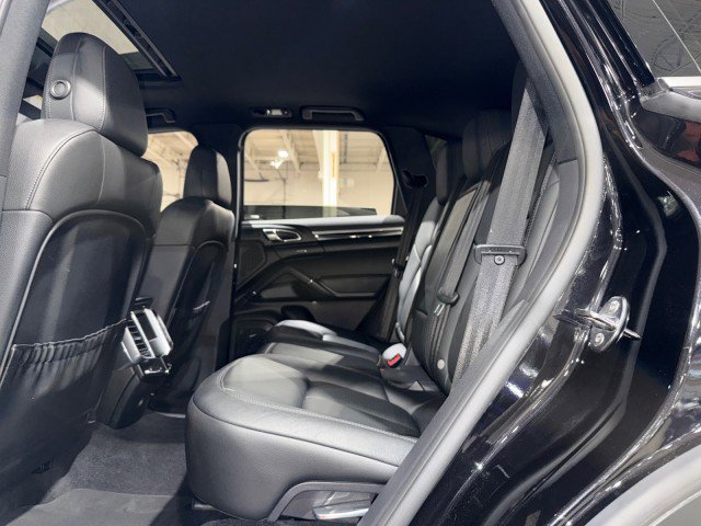 Used 2015 Porsche Cayenne S image 57