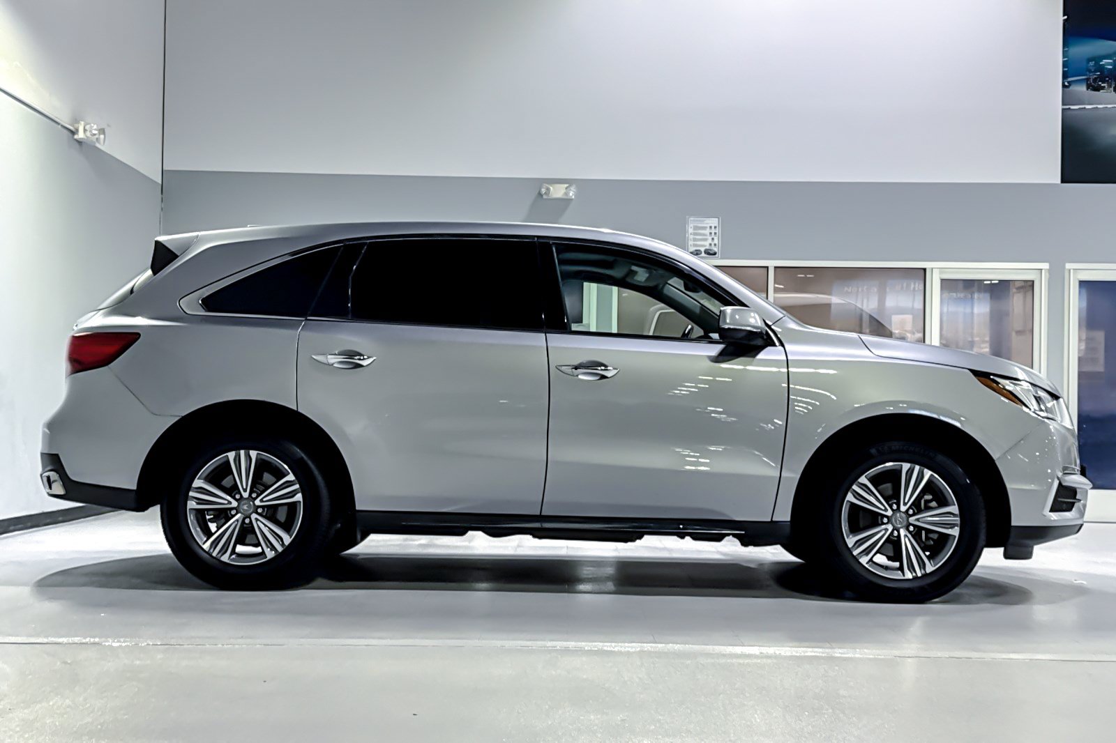 Used 2020 Acura MDX SH-AWD image 8