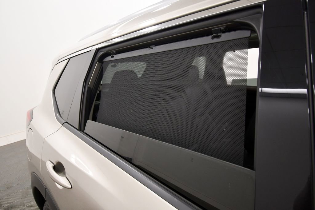Used 2021 Nissan Rogue Platinum image 13