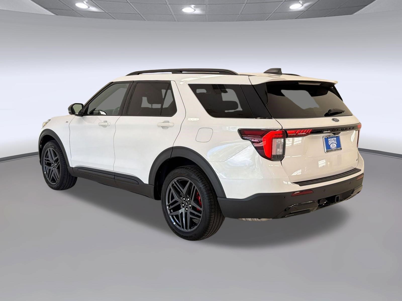 Certified 2025 Ford Explorer ST-Line w/ ST-Line Street Pack AWD/4WD image 3