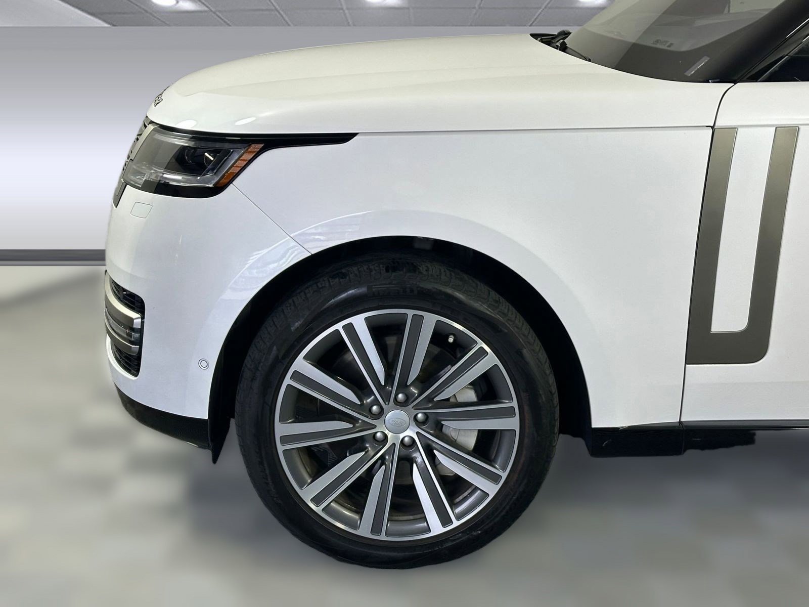 Certified 2023 Land Rover Range Rover SE image 10