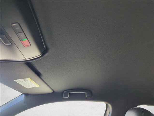 Used 2020 Volkswagen Atlas Cross Sport SE w/ Towing Package image 11