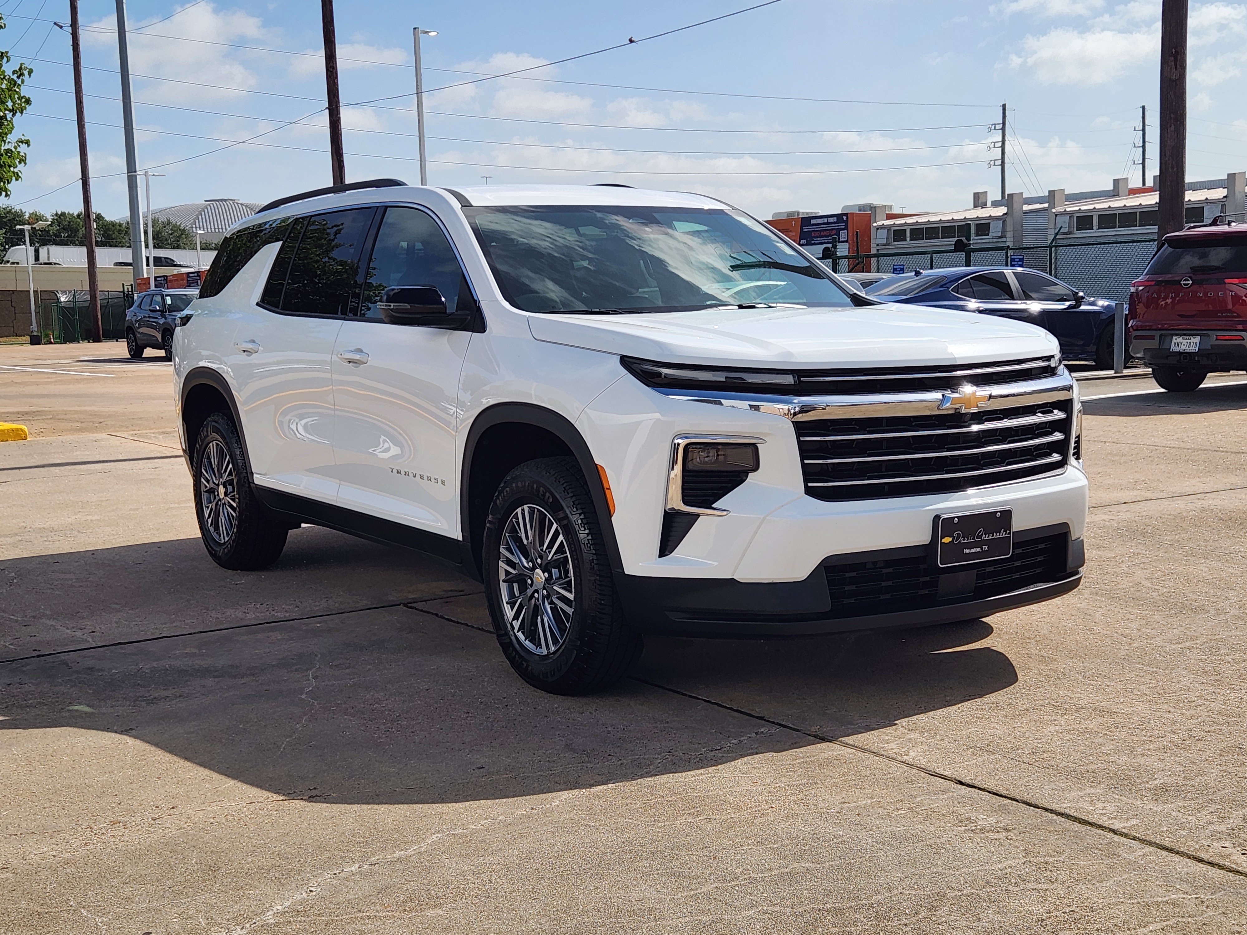 Certified 2025 Chevrolet Traverse LT FWD image 4