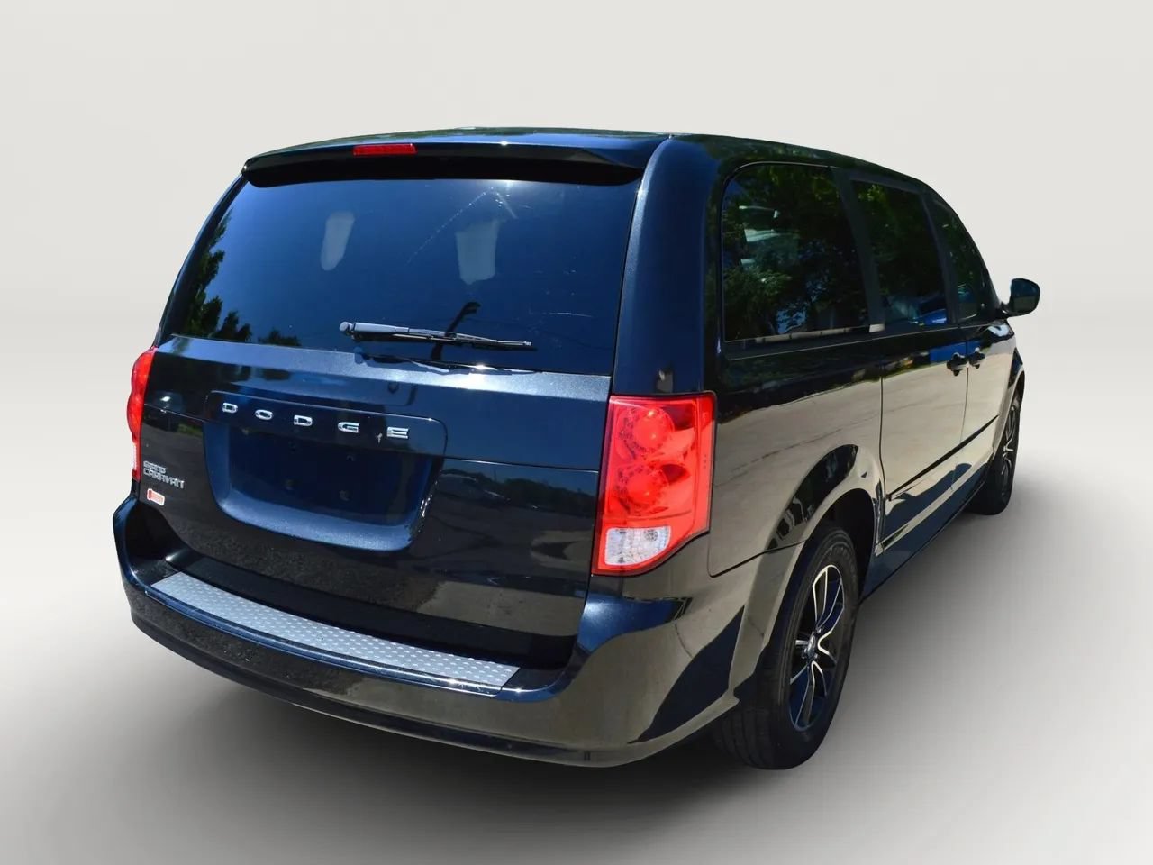 Used 2016 Dodge Grand Caravan SXT w/ UConnect Hands-Free Group FWD image 7