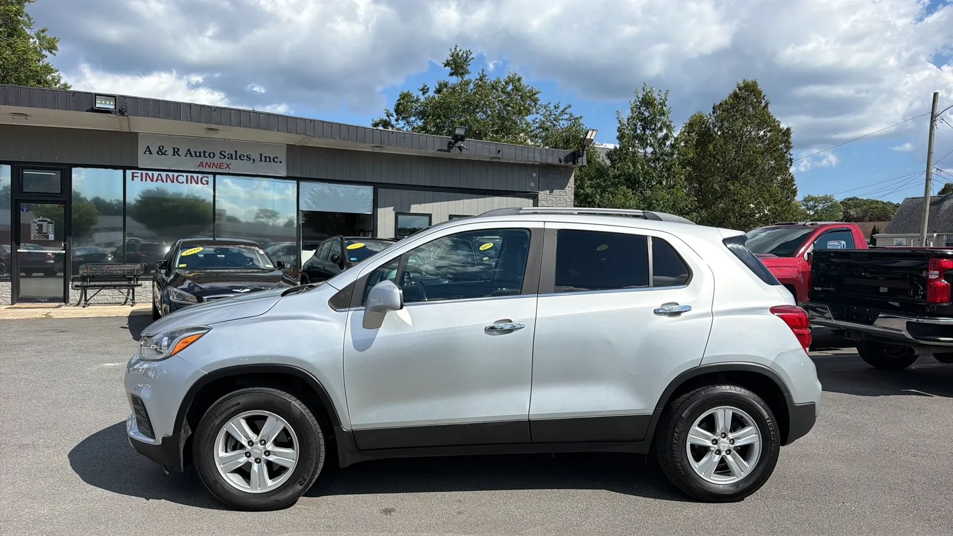 Used 2018 Chevrolet Trax LT w/ LT Convenience Package AWD/4WD image 4