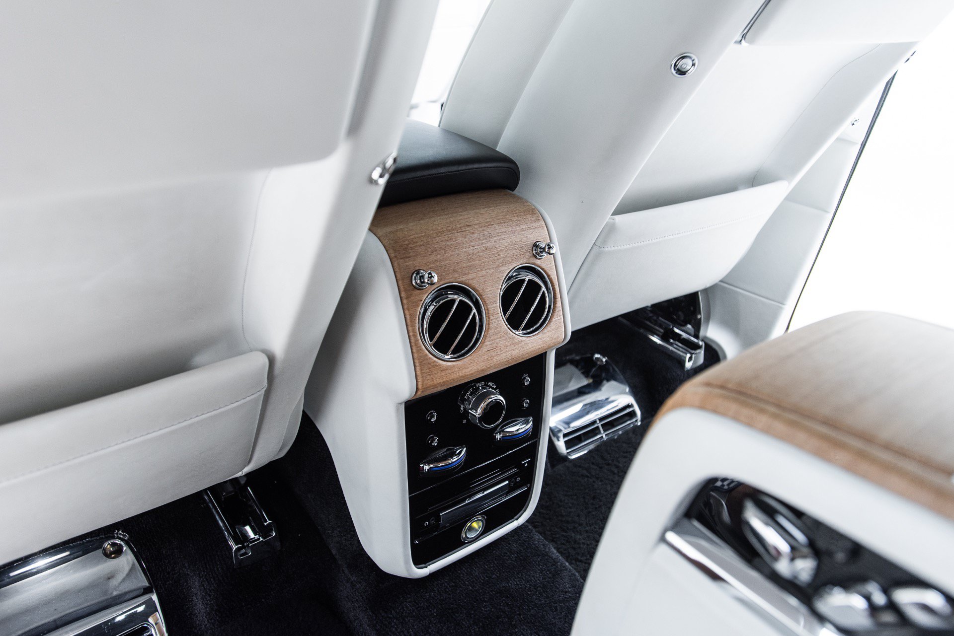 Used 2019 Rolls-Royce Cullinan AWD/4WD image 24