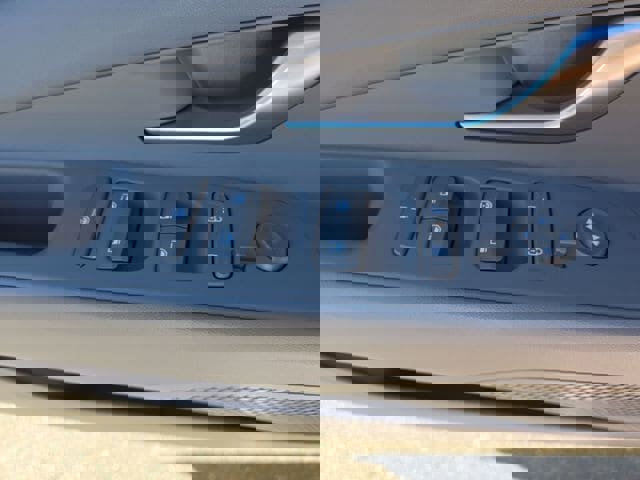 Certified 2025 Hyundai Elantra Blue image 40