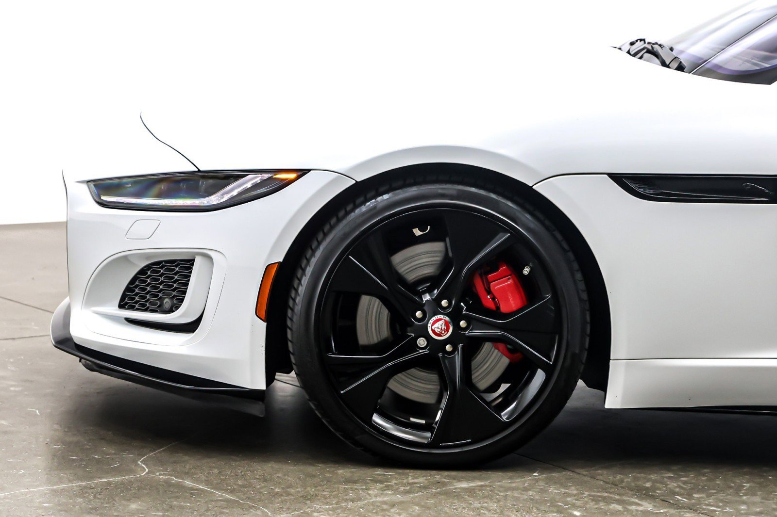 Used 2023 Jaguar F-TYPE R-Dynamic image 11