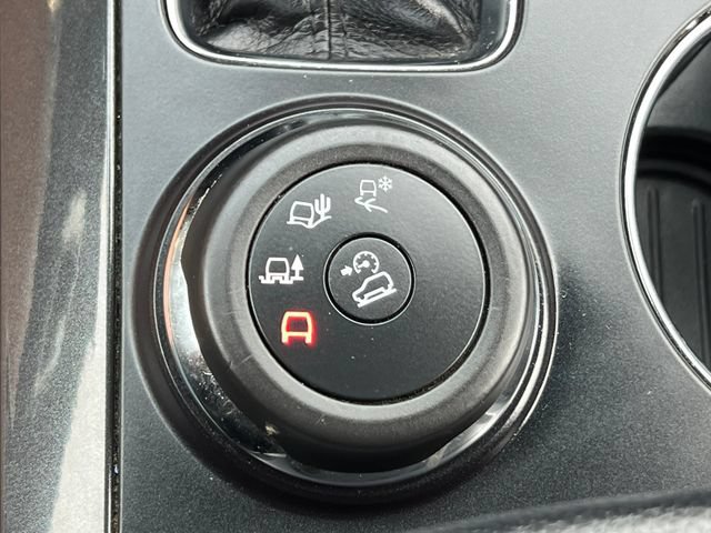 Used 2018 Ford Explorer XLT w/ Equipment Group 202A AWD/4WD image 31