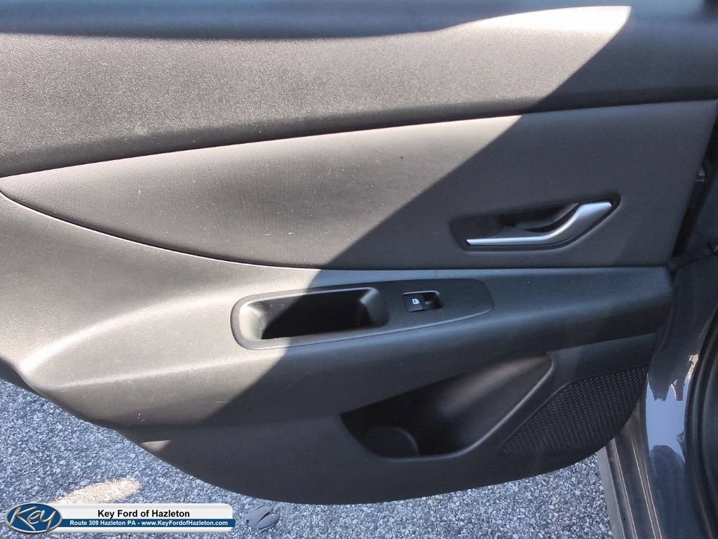 Used 2025 Hyundai Elantra SEL FWD image 10